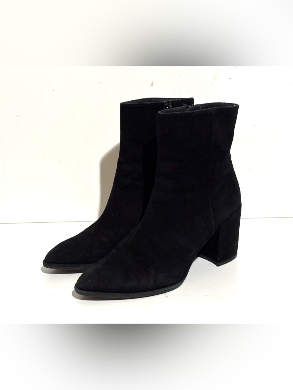 Stuart Weitzman Black Suede Pointed-Toe Block Heel Ankle Boots EUC